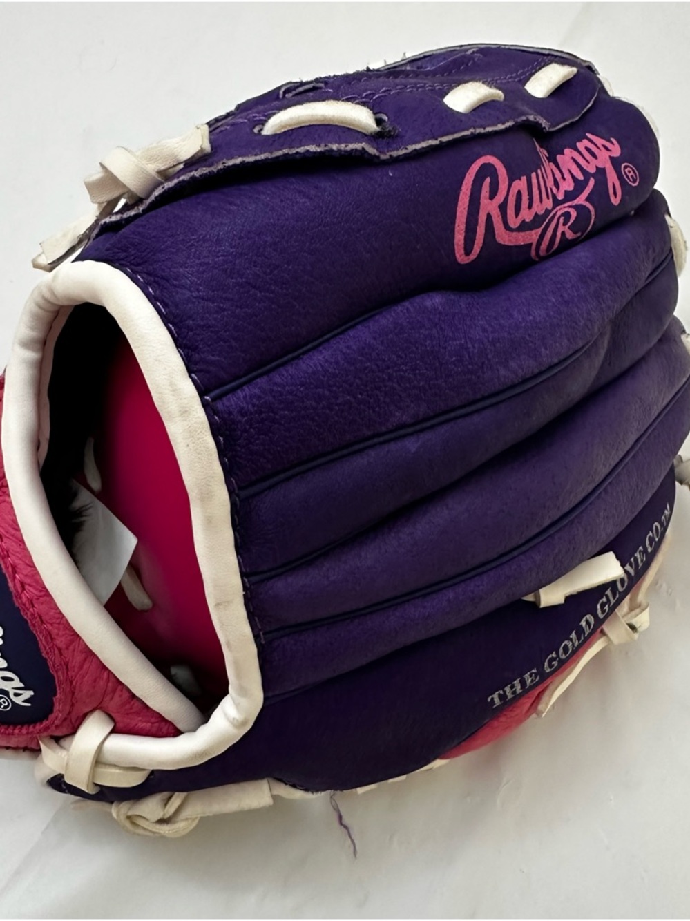 Rawlings Purple and Pink‎ Youth Baseball Glove LEFT HAND THROWER
Size 10 Inch